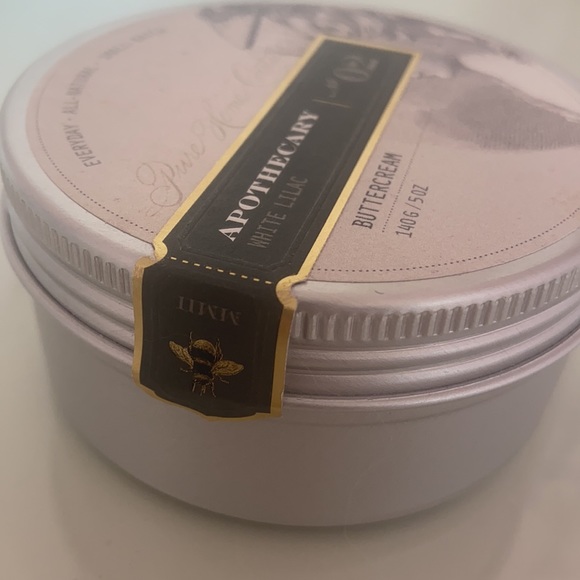 Apothecary White Lilac No. 02 Buttercream 140g - Picture 4 of 4